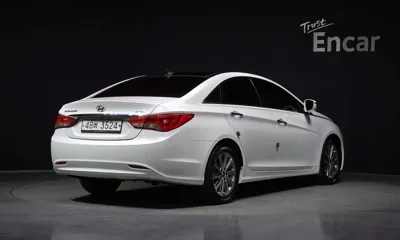 Hyundai Sonata 2013, 115986 км, за 3640.38 USD - фото 2