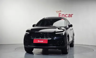 Volvo XC40 2025, 14489 км, за 28537.99 USD