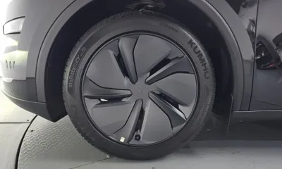 Tesla Model Y 2025, 14875 км, за 35765.49 USD