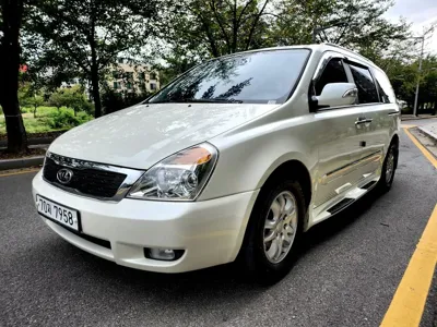 Kia Canival · 2011 год