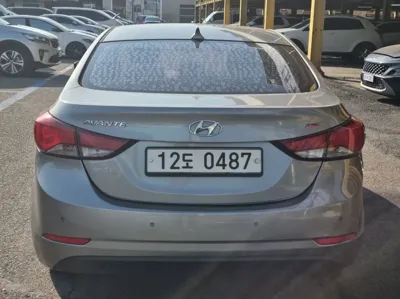 Hyundai Avante 2014, 215919 км, за 2275.24 USD