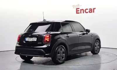 MINI Cooper 2023, 22843 км, за 17516.44 USD