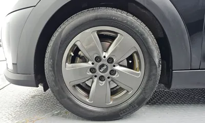 MINI Cooper 2023, 22843 км, за 17516.44 USD
