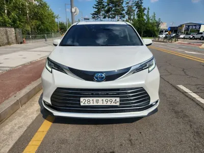 Toyota Sienna · 2024 год