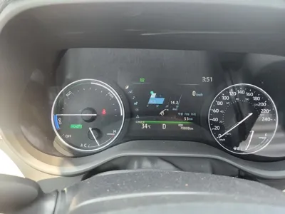 Toyota Sienna 2024, 70806 км, за 31861.47 USD - фото 7