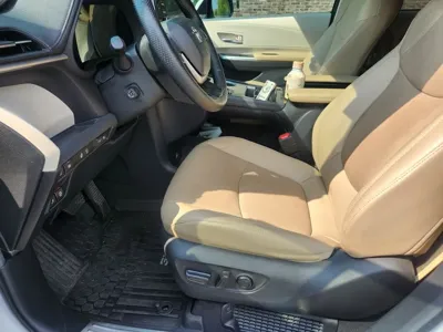 Toyota Sienna 2024, 70806 км, за 31861.47 USD - фото 12