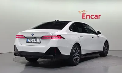 BMW 5-Series 2025, 11701 км, за 43958.25 USD