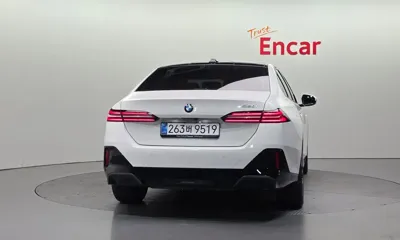 BMW 5-Series 2025, 11701 км, за 43958.25 USD