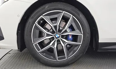 BMW 5-Series 2025, 11701 км, за 43958.25 USD