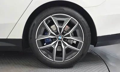 BMW 5-Series 2025, 11701 км, за 43958.25 USD - фото 21