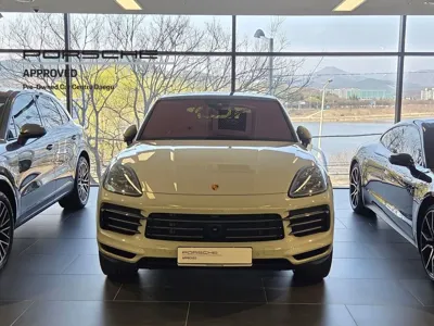 Porsche Cayenne 2023, 11990 км, за 82628.3 USD