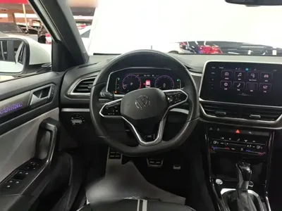 Volkswagen T-Roc 2024, 39300 км, за 13581.26 USD - фото 11