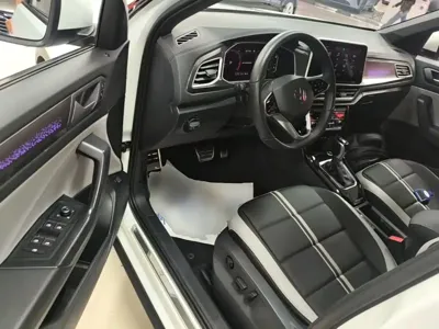 Volkswagen T-Roc 2024, 39300 км, за 13581.26 USD - фото 16