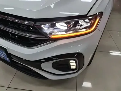 Volkswagen T-Roc 2024, 39300 км, за 13581.26 USD - фото 24