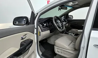 Kia Canival 2017, 59854 км, за 10769.74 USD - фото 11