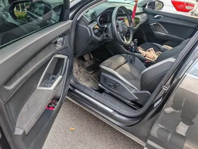 Audi Q3 2022, 12000 км, за 26014.8 USD