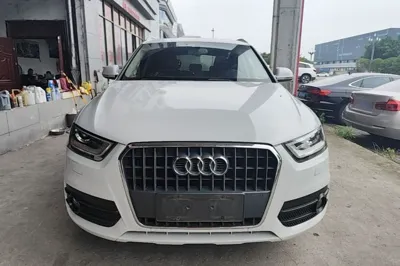 Audi Q3 2015, 100000 км, за 8148 USD