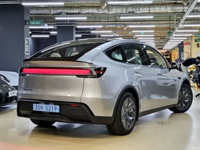 Tesla Model Y 2026, 380 км, за 58170.32 USD