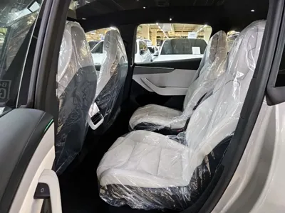 Tesla Model Y 2026, 380 км, за 58170.32 USD - фото 11