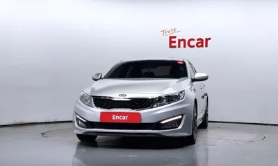 Kia K5 2011, 95653 км, за 3152.92 USD