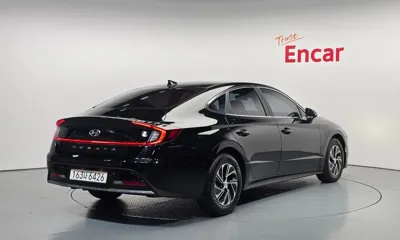 Hyundai Sonata 2023, 43618 км, за 13121.96 USD