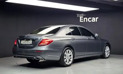 Mercedes-Benz E-Class 2017, 274911 км, за 9247.76 USD