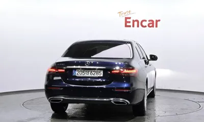 Mercedes-Benz E-Class 2022, 52975 км, за 25993.5 USD