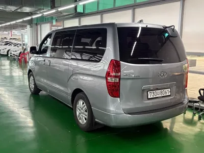 Hyundai Starex 2017, 87588 км, за 8196.73 USD