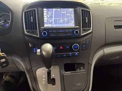 Hyundai Starex 2017, 87588 км, за 8196.73 USD - фото 9