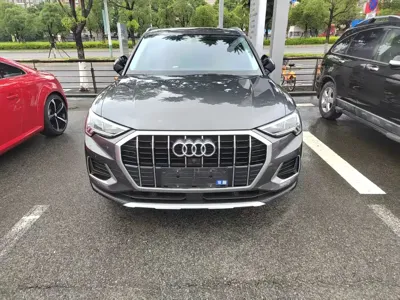 Audi Q3 2023, 32000 км, за 28516.22 USD