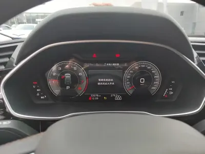 Audi Q3 2023, 32000 км, за 28516.22 USD