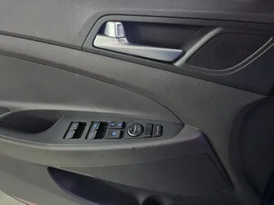 Hyundai Tucson 2016, 80000 км, за 8205.33 USD - фото 17