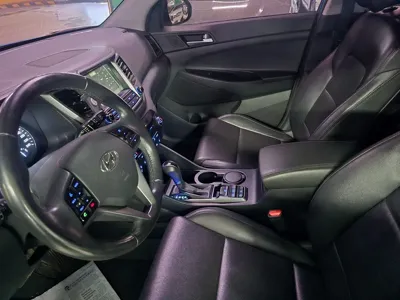 Hyundai Tucson 2016, 80000 км, за 8205.33 USD - фото 18