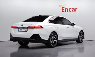 BMW 5-Series 2024, 14857 км, за 46765.89 USD