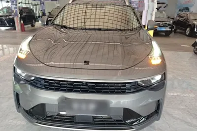 Lynk & Co 01 2021, 42300 км, за 13129 USD