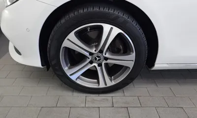Mercedes-Benz E-Class 2019, 78732 км, за 15570.04 USD