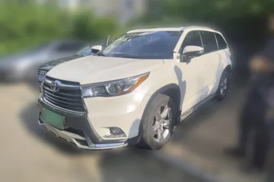 Toyota Highlander · 2015 год