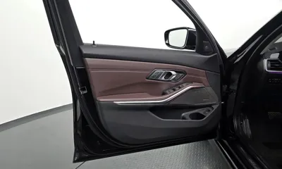 BMW 3-Series 2021, 96068 км, за 19614.02 USD - фото 24