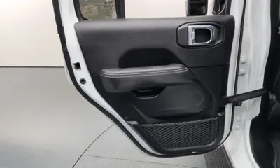 Jeep Wrangler 2021, 101652 км, за 21678.66 USD - фото 25