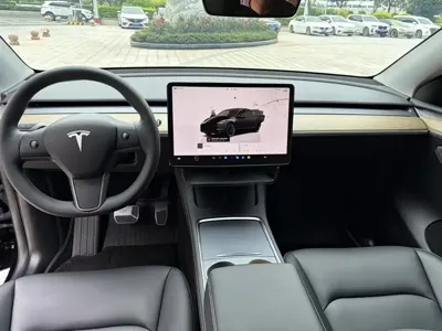 Tesla Model Y 2022, 60000 км, за 22724.11 USD