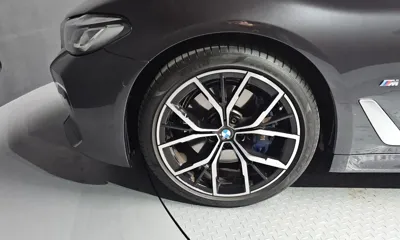 BMW 5-Series 2021, 13917 км, за 33366.37 USD