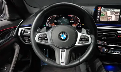 BMW 5-Series 2021, 13917 км, за 33366.37 USD - фото 13