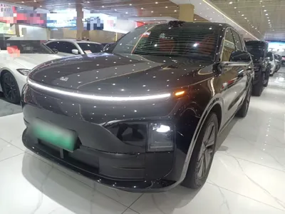 Li Auto L6 · 2024 год