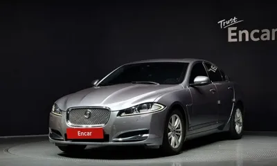 Jaguar XF · 2012 год