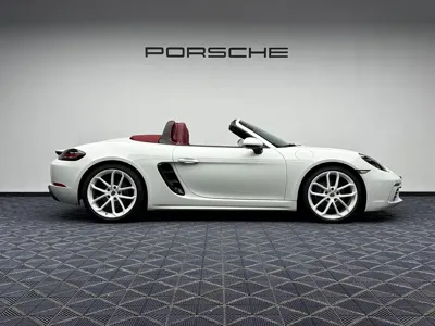Porsche 718 2024, 16000 км, за 73276.98 USD - фото 15
