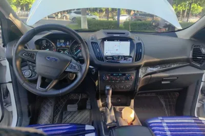 Ford Kuga · 2017 год
