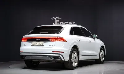 Audi Q8 2020, 175436 км, за 31927.57 USD