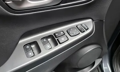 Hyundai Kona 2020, 97775 км, за 9432.74 USD - фото 29