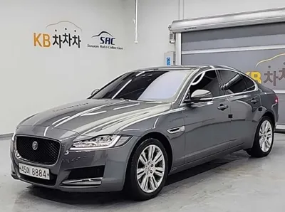 Jaguar XF · 2017 год