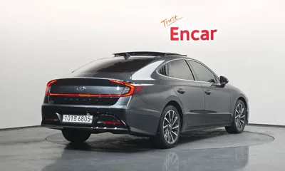 Hyundai Sonata 2020, 80376 км, за 10401.09 USD - фото 2
